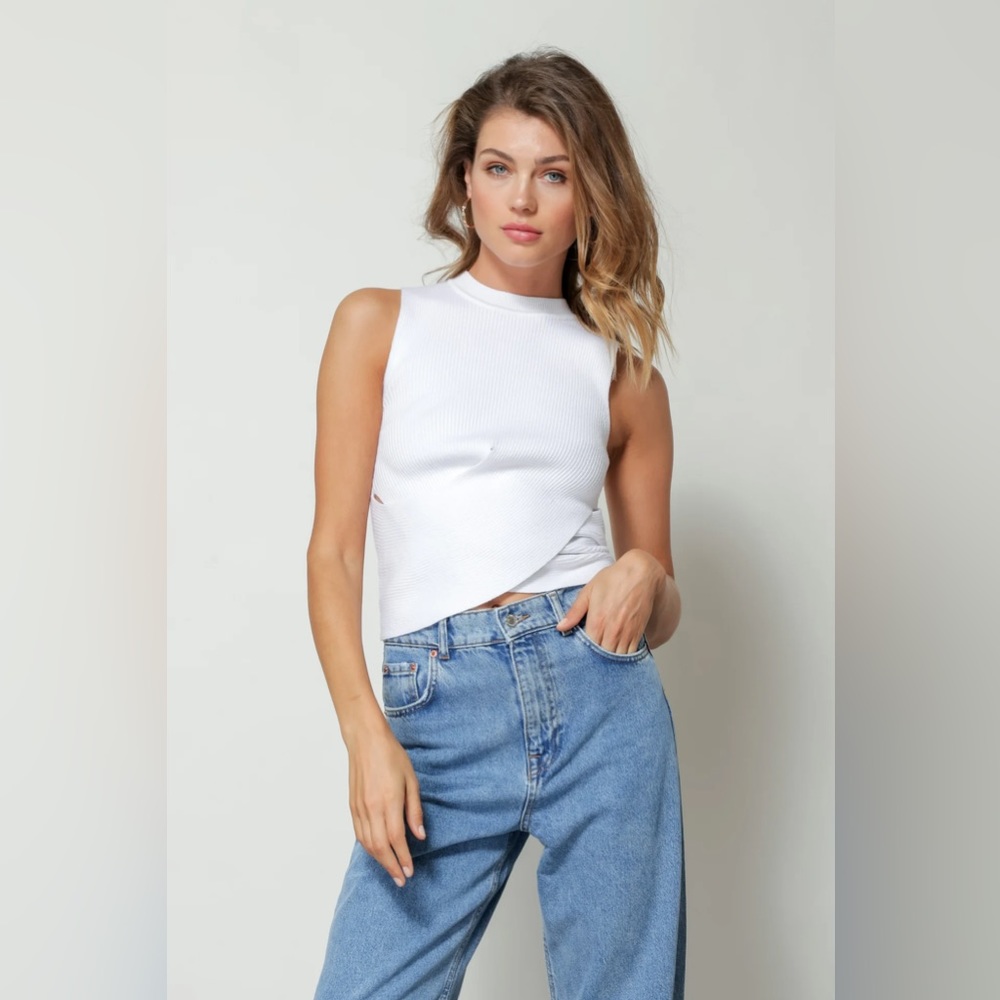 Line & Dot Evelyn Sweater Top in White Size XS